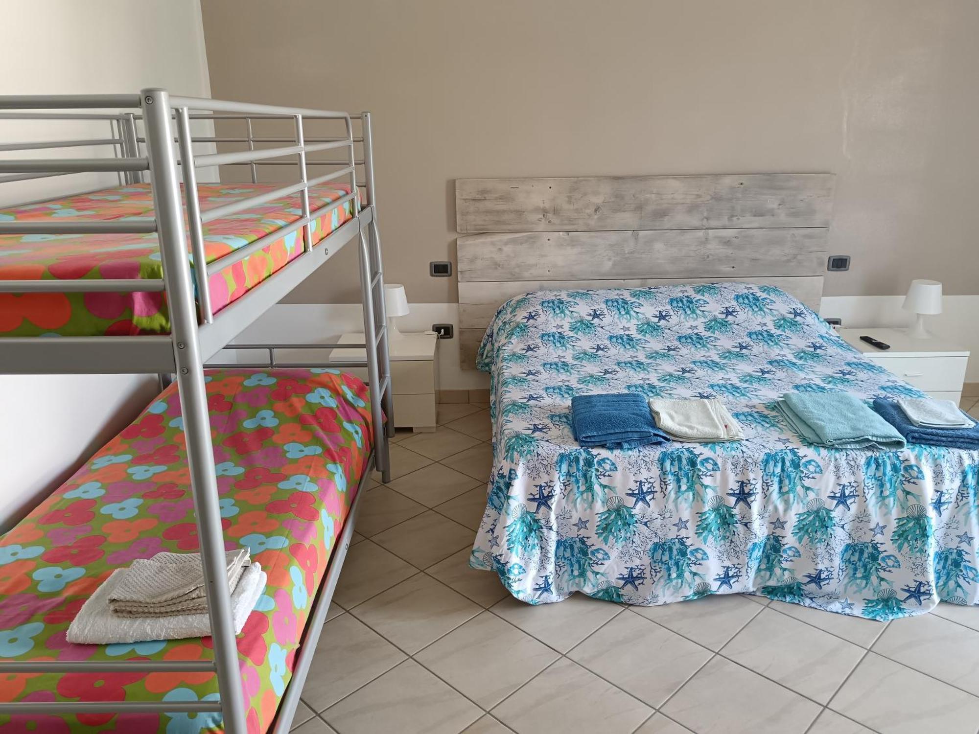 Apartamento A Casa Di Berna E Tere Venturina Terme Exterior foto