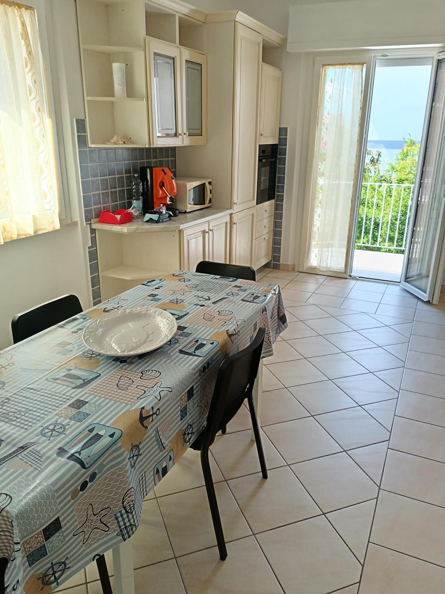 Apartamento A Casa Di Berna E Tere Venturina Terme Exterior foto