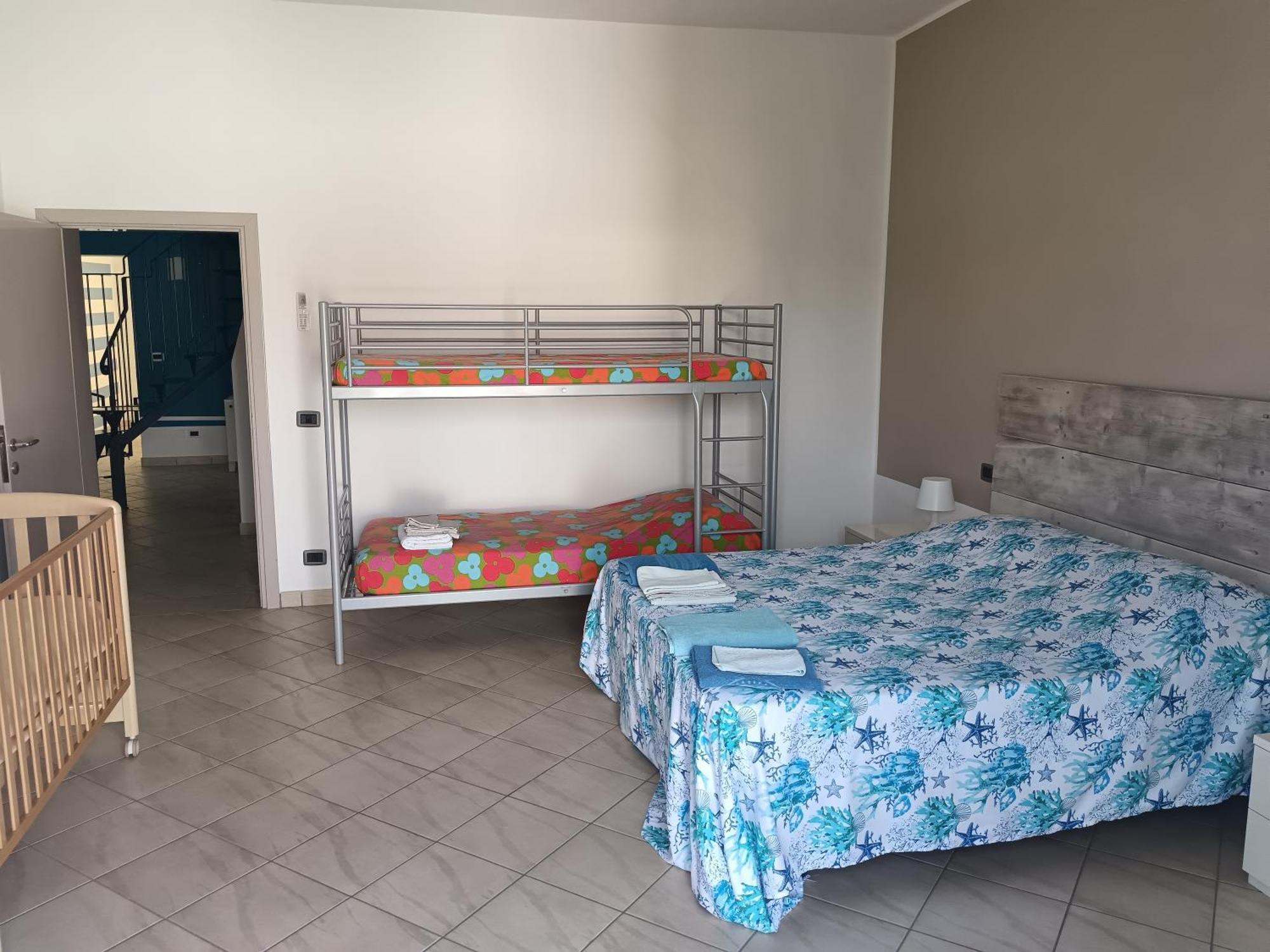 Apartamento A Casa Di Berna E Tere Venturina Terme Exterior foto
